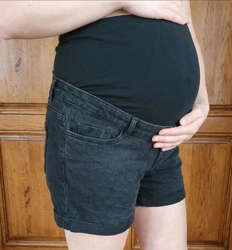 Short en jean noir taille 38 pour femme enceinte en coton et elasthane neuf